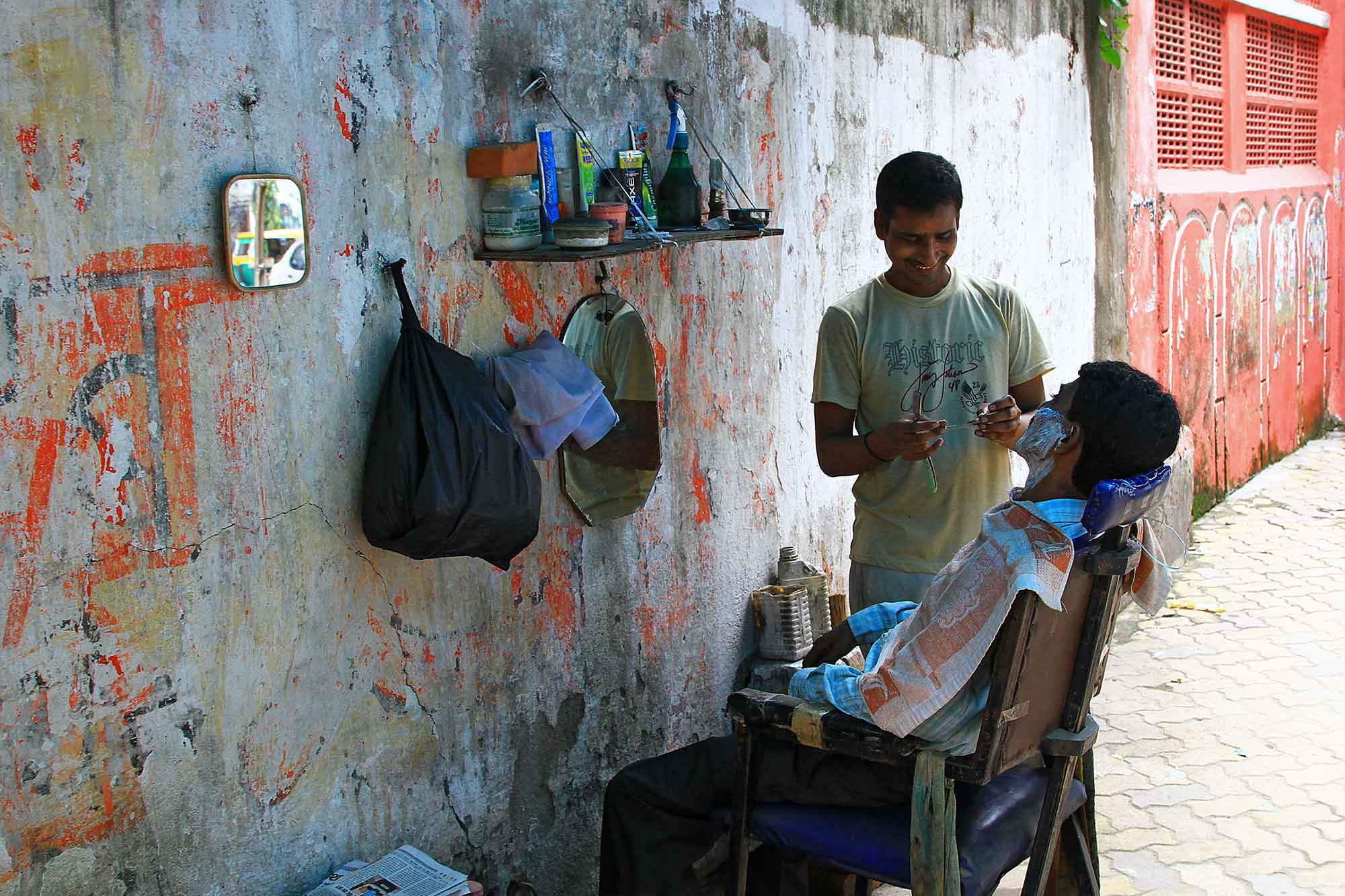 barber-shop-side-street-varanasi-india